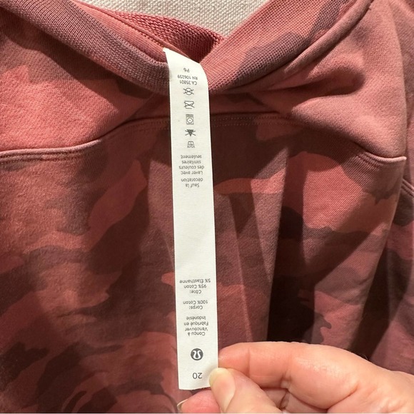 Lululemon - Pink Camo Perfectly Oversized Crew sweatshirt, Size20 women’s - Picture 11 of 13